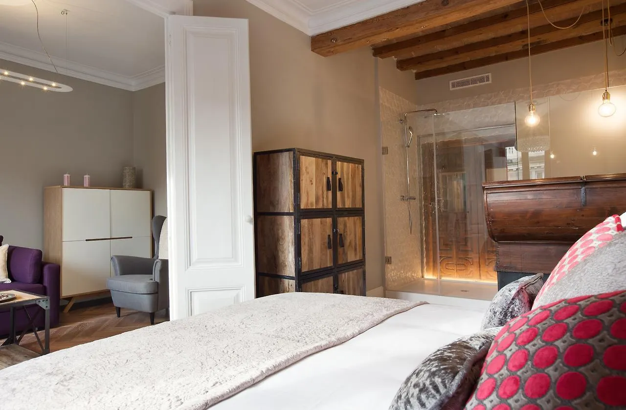 Trafalgar Luxury برشلونة